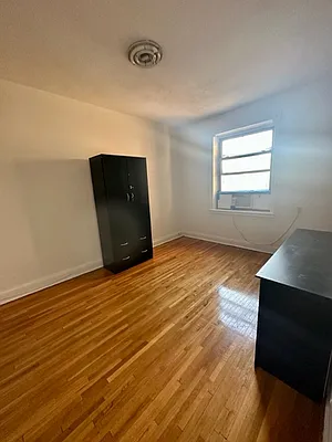 Sold by Esther Flynn Real Estate | media 6