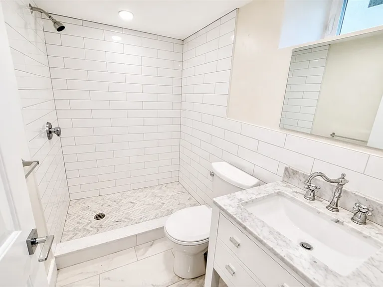 35 Foster St #A — Photo 13