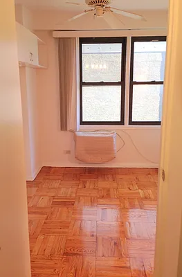 Sold by Manhattan Boutique Real Estate | media 14