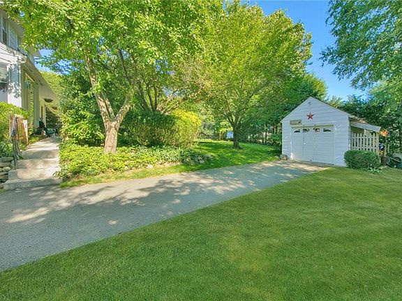 4th image of 144 Fairview Ave