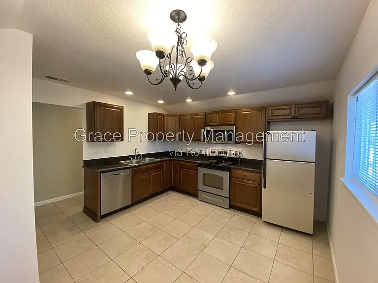 636 Tennyson St — Photo 8