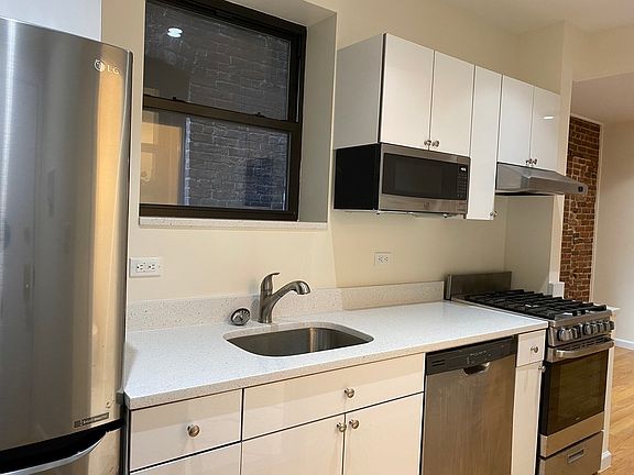 4th image of 640 E 14th St APT 12A