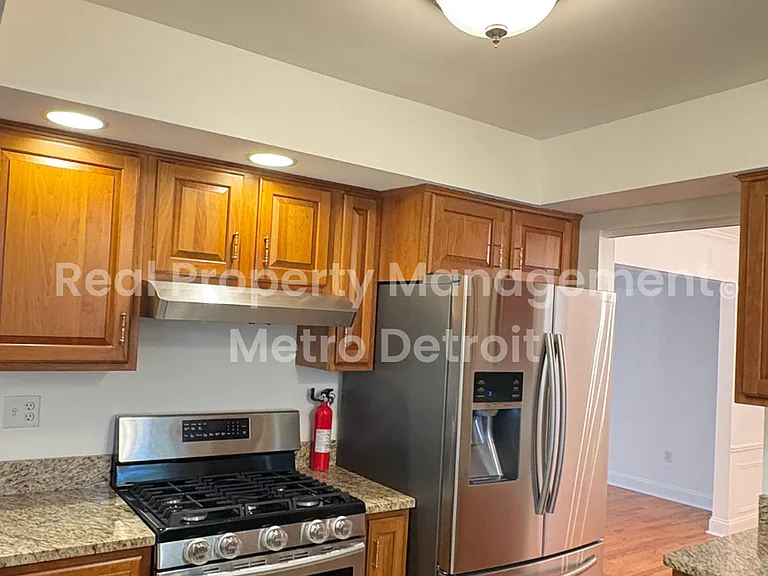 3028 Caswell Dr — Photo 8
