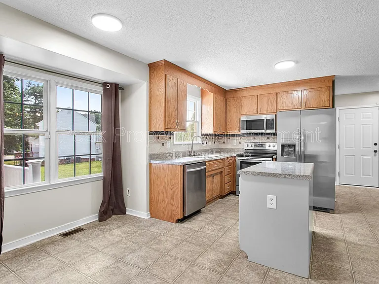5824 Silver Fox Ln — Photo 12