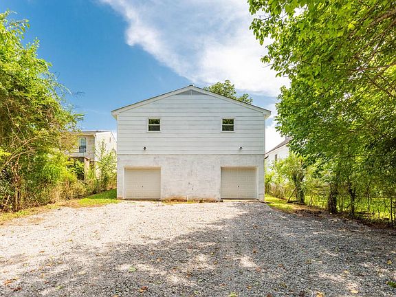 3rd image of 2611 Andrews St #103