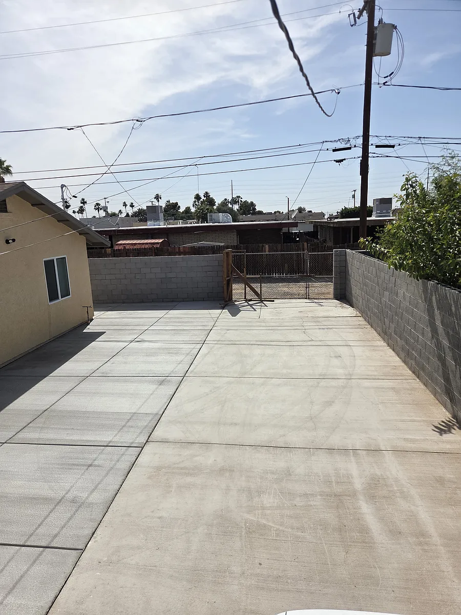 Building Photo - 2050 S 10th Ave #B