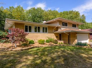 19156 Wildwood Ave, Lansing, IL
