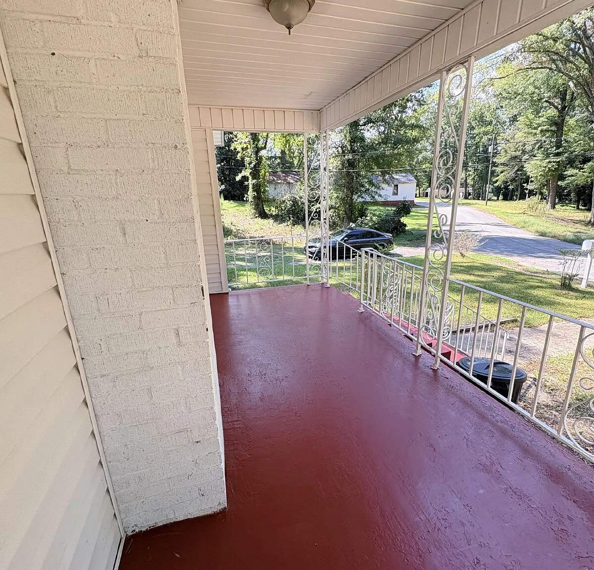3 bed, 1.0 bath, $1,350 — Photo 2