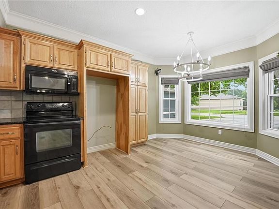 4th image of 2815 NE Sonora Dr