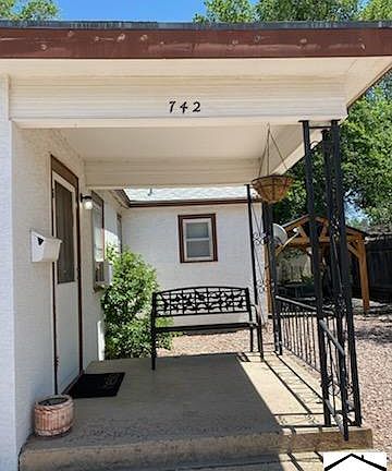 2nd image of 742 Belmont Ave