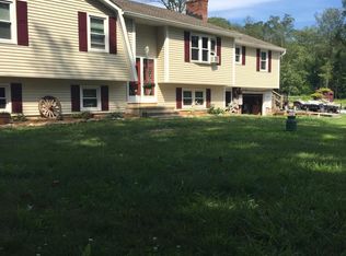 596 Clubhouse Rd, Lebanon, CT 06249