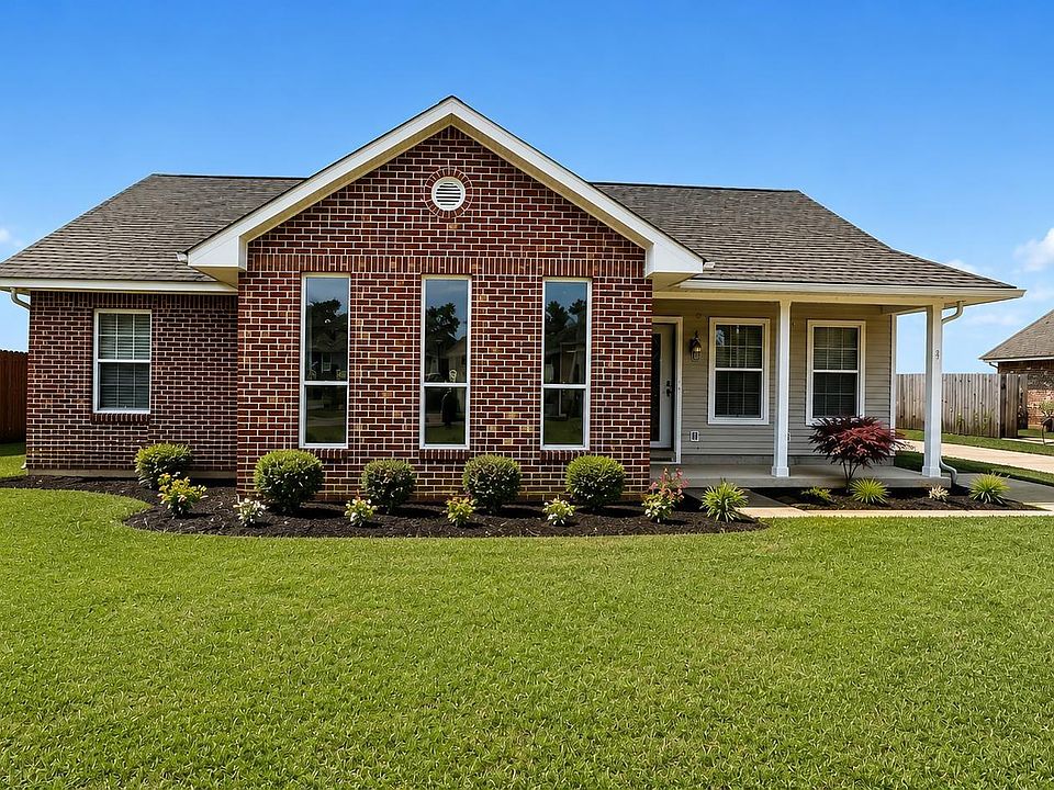 1st image of 3526 Redbud St