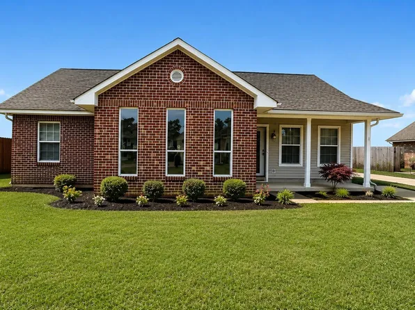 3526 Redbud St, Zachary, LA 70791