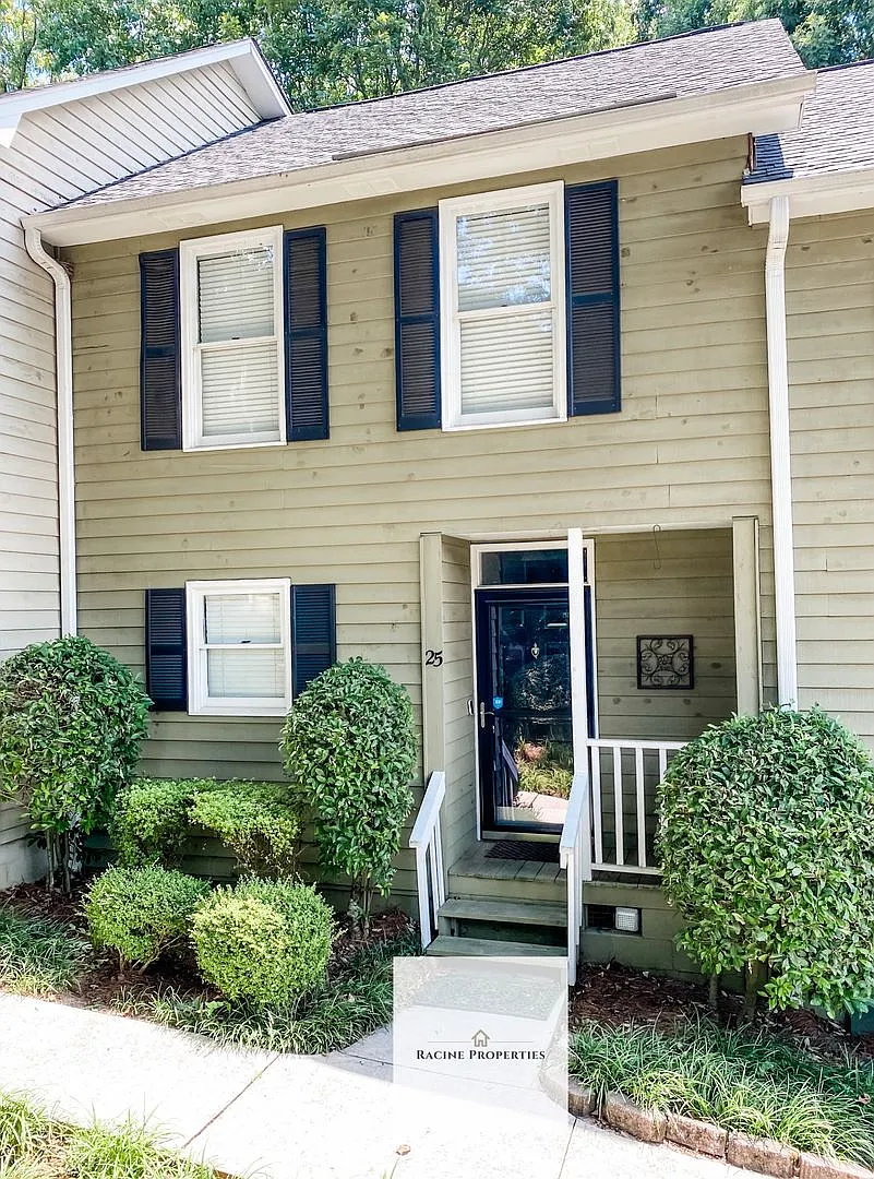 # Spacious Townhouse in Desirable Greenville Location — Photo 1