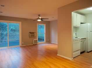 392 S Main St APT 70, Providence, RI 02903