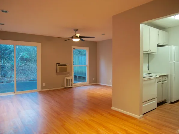 392 S Main St APT 70, Providence, RI 02903