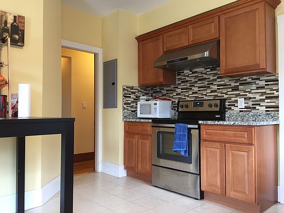5th image of 74 Moraine St #2
