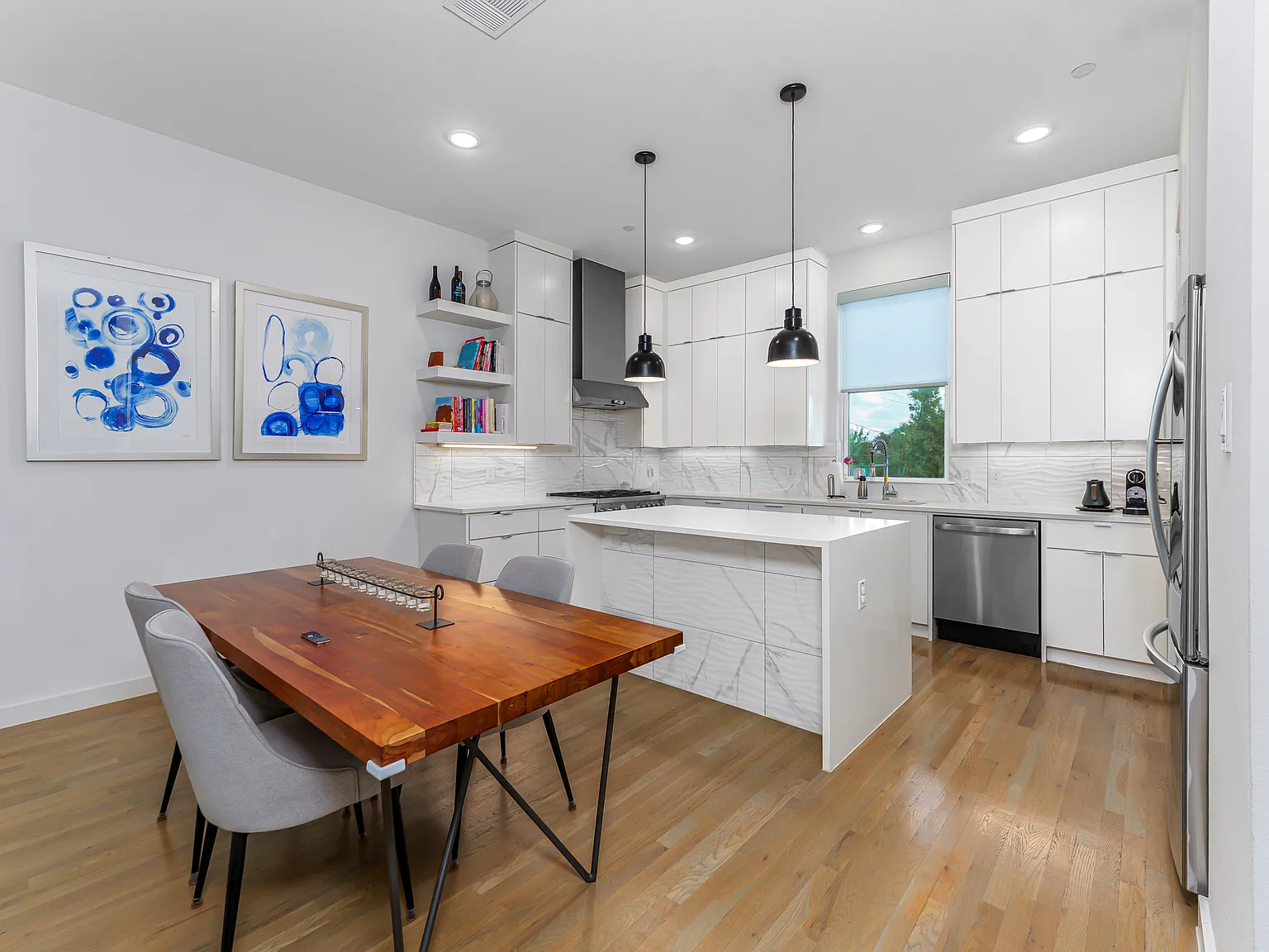 3 bed, 3.5 bath, 1749 sqft, $3,500 — Photo 3