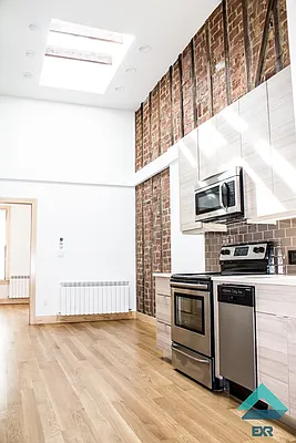 Rented by EXR | media 45