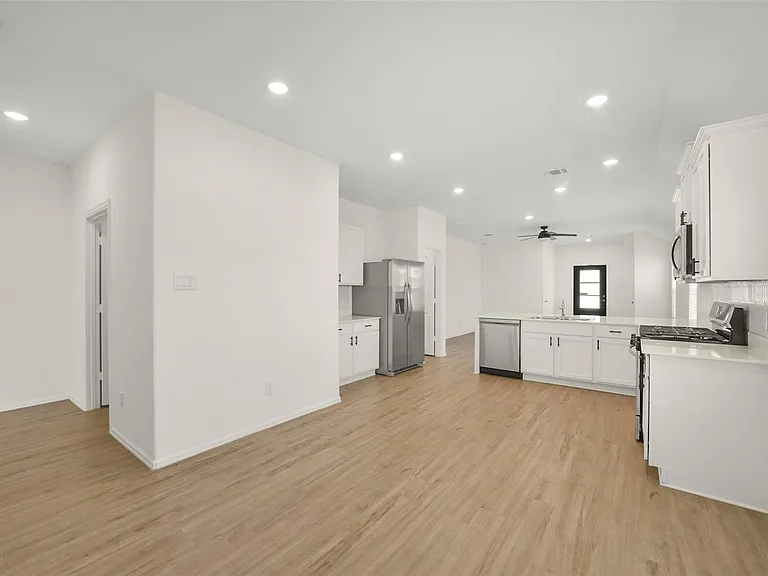 3003 Halleton Ct — Photo 14
