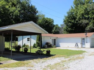54 Ozzie Smith Rd, Murphysboro, IL 62966