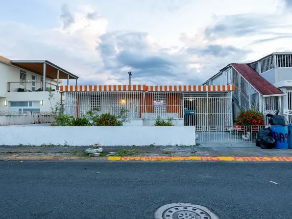 Urb Levittown Lakes Ba9 Calle Dr, Toa Baja, PR 00949