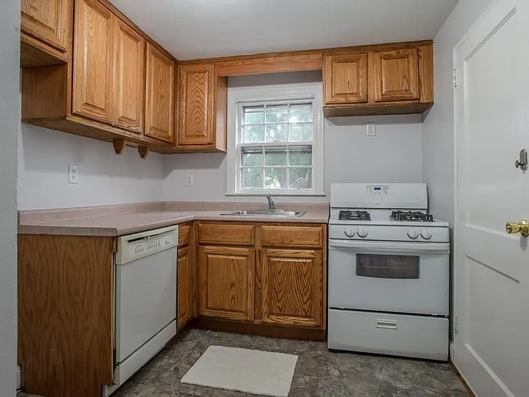 71 Tyler St #2 — Photo 3
