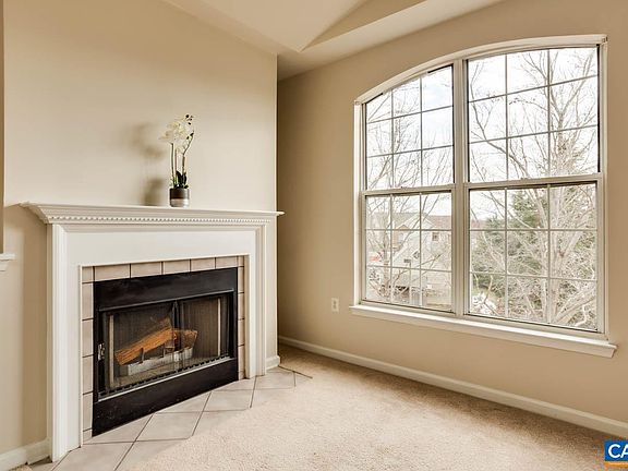 5th image of 1055 Weybridge Ct APT 302