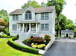 18 Midland Ave, Central Valley, NY 10917