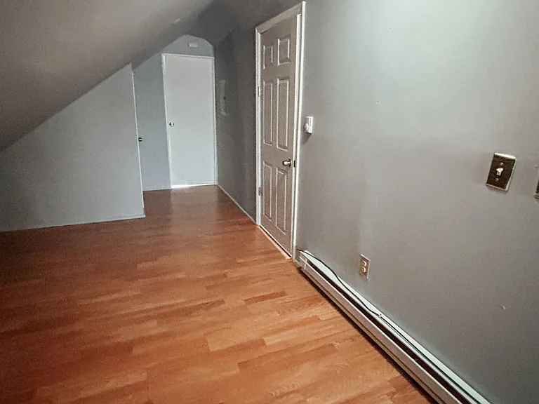 15 Brown Ave — Photo 7