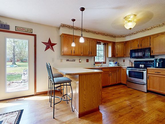 5th image of 1731 Meadow Woods Ct