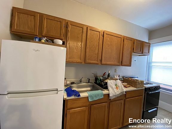 2nd image of 9 Sewall Ave APT 210