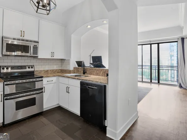 3445 Stratford Rd NE APT 1405, Atlanta, GA 30326