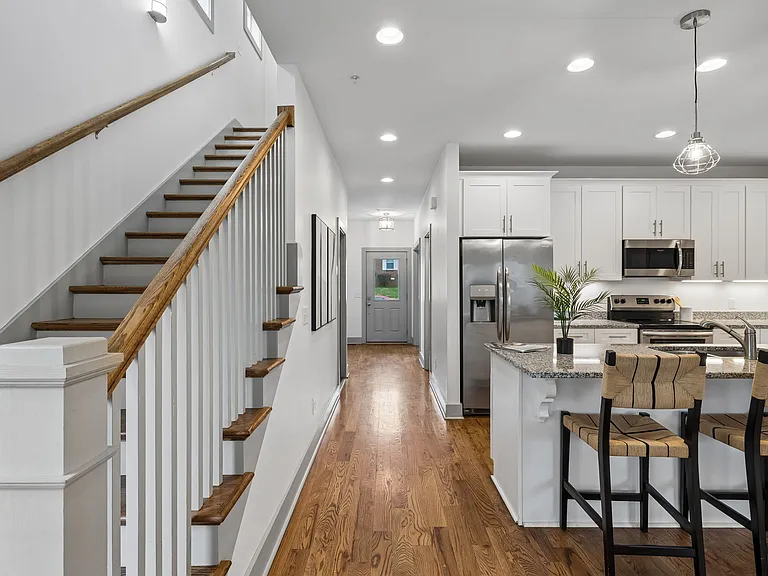720 Flint Ridge Dr — Photo 7