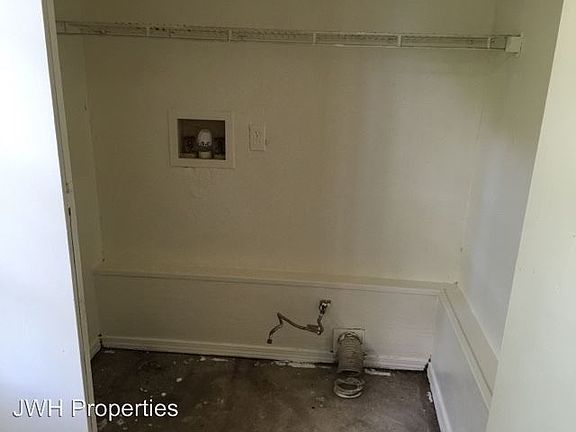 5th image of 2790 Amherst St