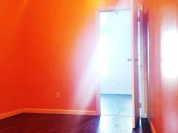 5th image of 42 Wilson Ave APT 2R