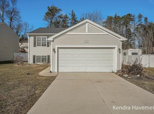 2006 Hillside Dr #8, Greenville, MI