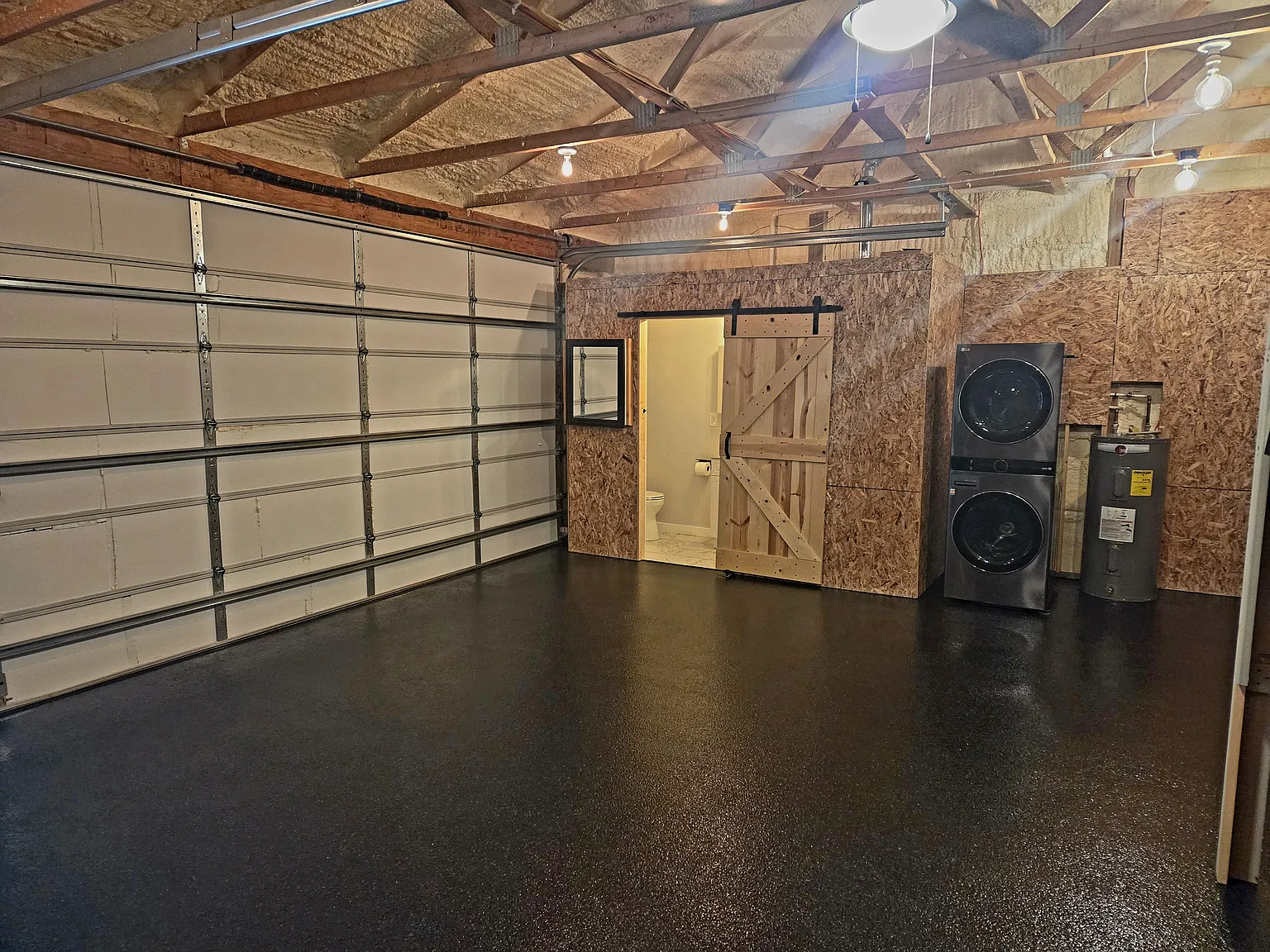 Studio, 900 sqft, $1,400 — Photo 3