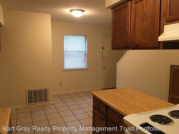 4th image of 2120 Northeastern Ave APT 2