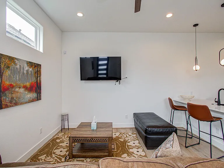 203 Danna Ln #D — Photo 8