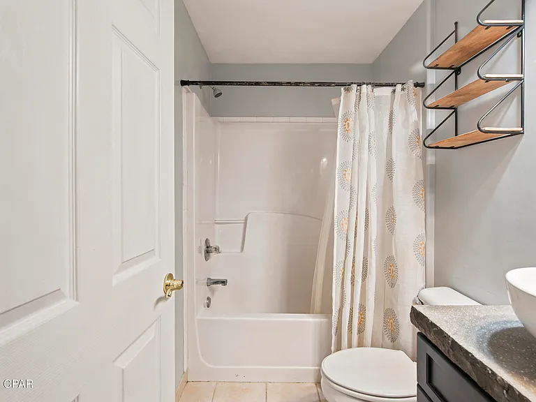 211 Biltmore Pl — Photo 15