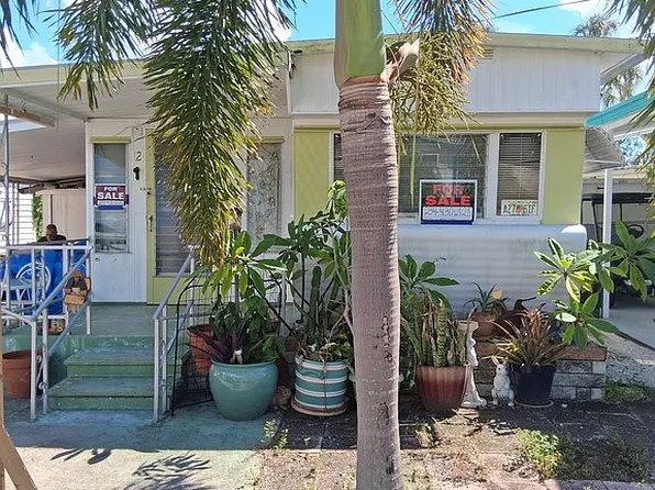 12 Poinciana Cir, Bradenton, FL 34208