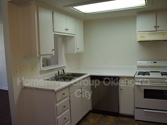 3rd image of 5109 N College Ave