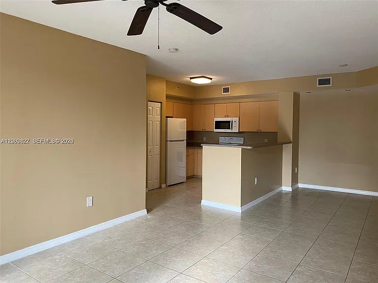 8060 N Nob Hill Rd #203 — Photo 6