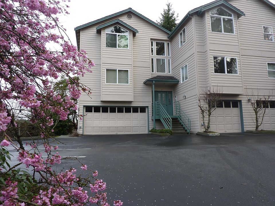 Unit is on the left side, corner unit. Huge private garage can park 3 cars in there, 2 tandem.
