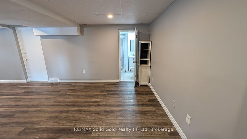 Kitchener House for rent - 1 Bedroom — photo 9