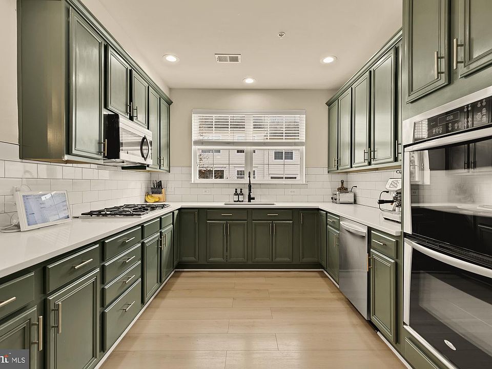 1st image of 4420 Beechstone Ln #B