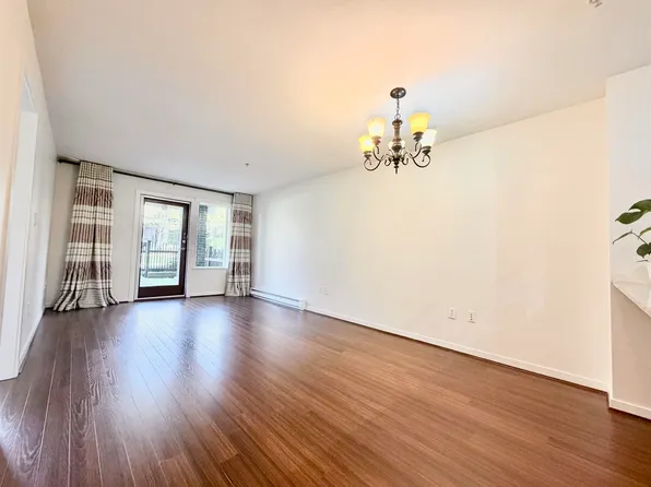 5775 Irmin St #115, Burnaby, BC V5J 0C3