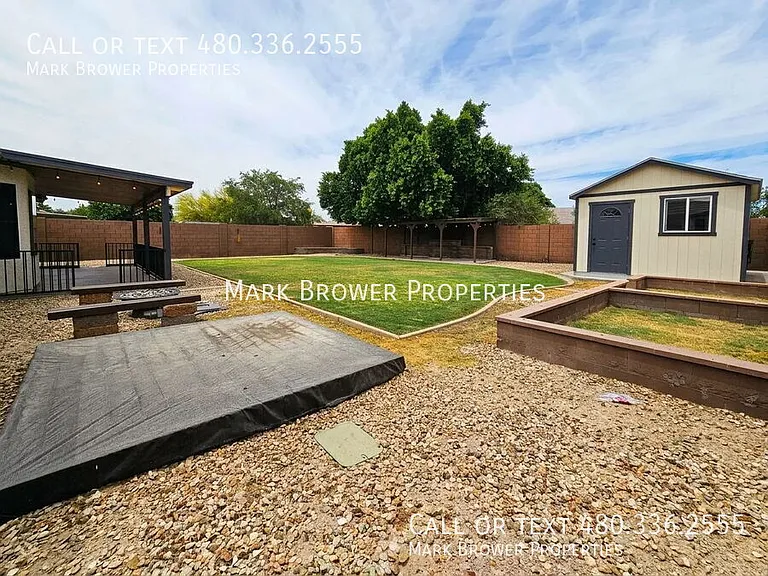 566 S Esmeralda — Photo 5