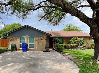 702 Redbud Dr, Forney, TX 75126